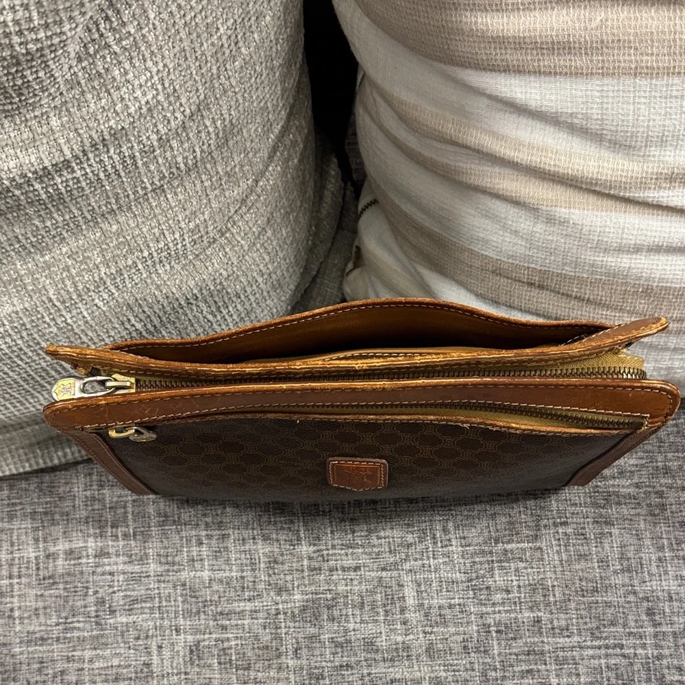 Celine reposhing everyday